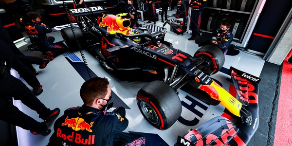 F1, dopo Hodgkinson altri 5 motoristi Mercedes approdano in Red Bull