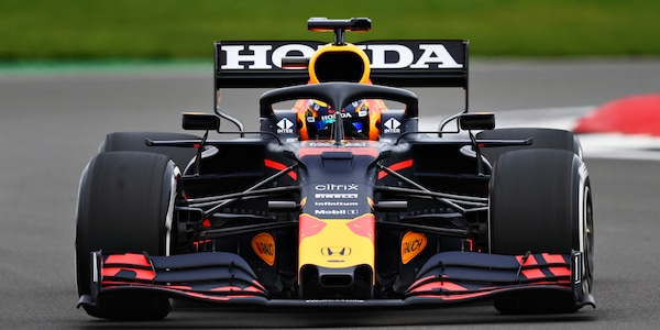 F1: Albon torna sulla Red Bull, test con le nuove gomme Pirelli