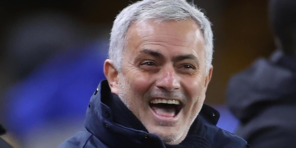 Mourinho, l'uomo che esalta due tifoserie