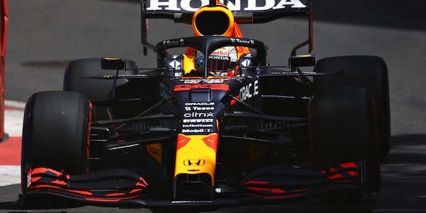 F1, prove libere 1 Gp Baku: Verstappen in testa davanti alle Ferrari