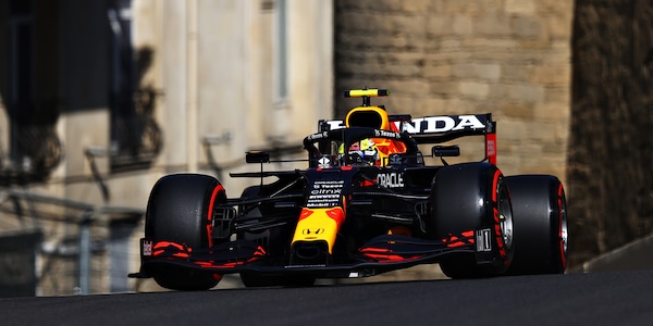 F1, prove libere 2 Gp Baku: Perez il più veloce, Leclerc a muro