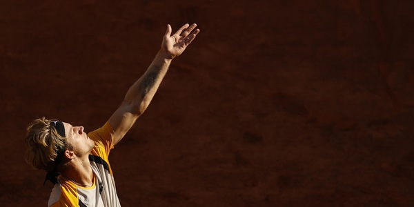 Roland Garros, la prima semifinale è Zverev-Tsitsipas