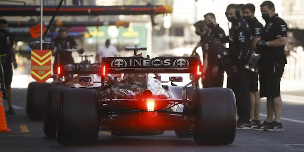 F1, Elliott (Mercedes): "Hamilton fa pochi errori, noi dobbiamo vedere come migliorare"