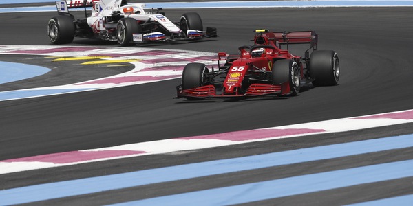 F1, Sainz 5° nelle qualifiche di Francia: "Red Bull e Mercedes lontane, ma ci proverò"