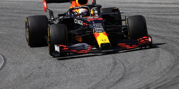 F1: la Fia bacchetta Red Bull dopo l'arrivo in sgommata di Verstappen