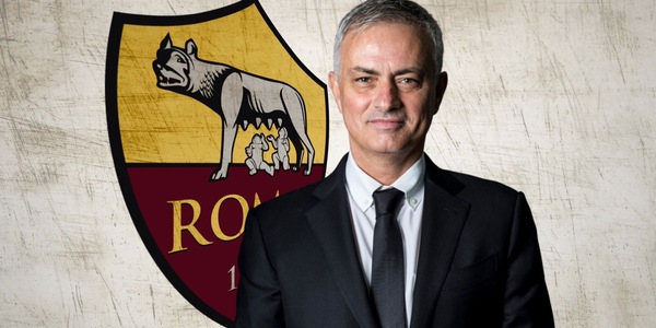 Mourinho: "Tifosi della Roma, sto arrivando!"