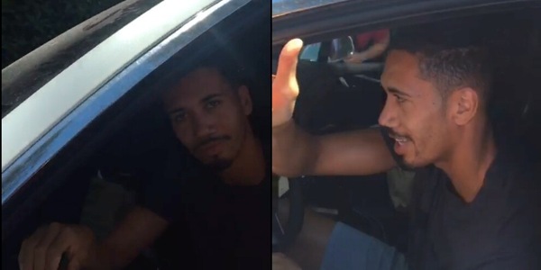 A Trigoria i tifosi in attesa di Mourinho salutano Smalling