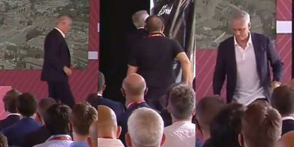 Mourinho si alza durante la conferenza e va a staccare i teli di plastica