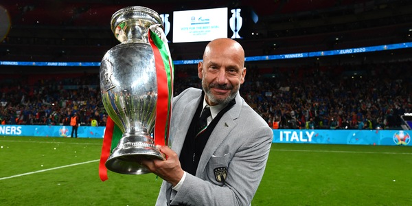 Vialli: "Il tumore è ancora con me, ma combatterò sempre"