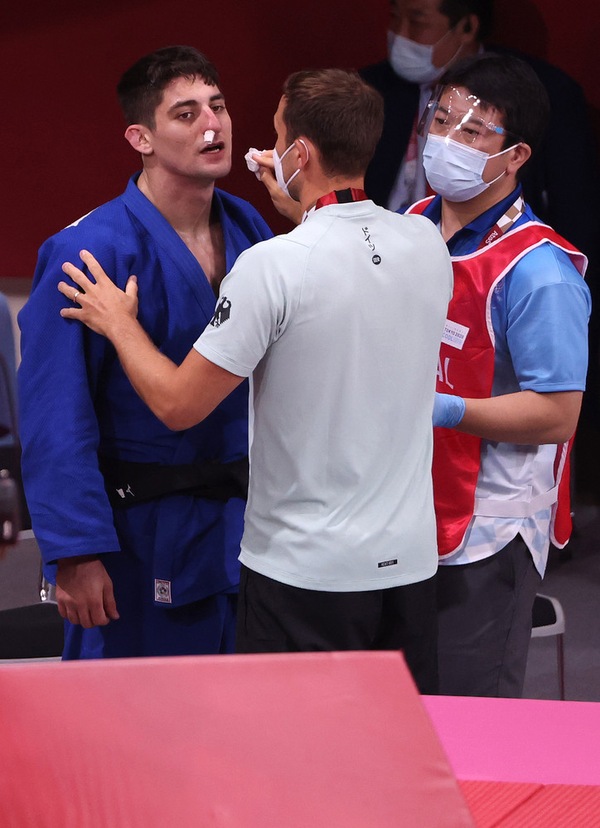 Judo, colpi proibiti: sangue al naso per Trippel