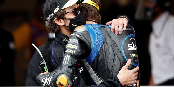 100 km dei Campioni: trionfano Valentino Rossi e Luca Marini