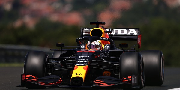 F1, Gp Ungheria: Verstappen torna il più veloce nelle FP1, Sainz 4°