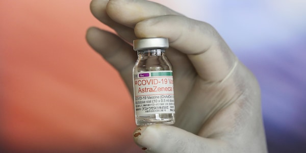 Covid, vaccini: per l'Oms doppia dose di AstraZeneca meno efficace del mix