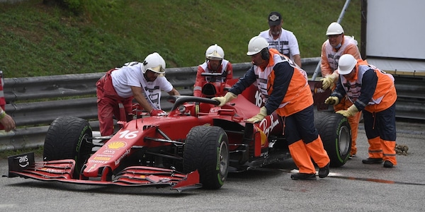 Ferrari, danni irrimediabili alla monoposto di Leclerc: cambiato il motore