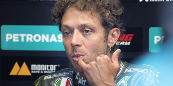 MotoGp, Rossi: "Un piacere guidare a Silverstone, felice della top-10"