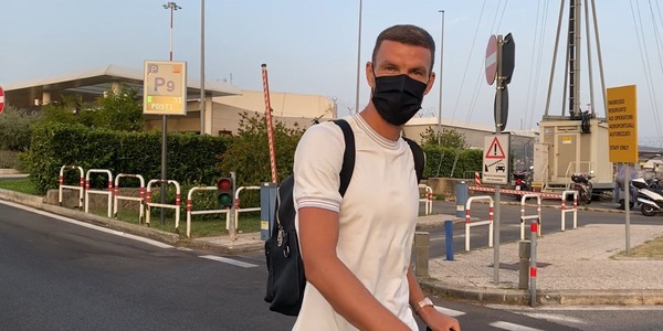 Dzeko rientra a Roma e si prepara per l’Inter: “Domani a Trigoria? Vediamo”