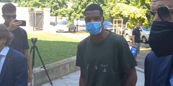 Inter, visite mediche per Dumfries: attesa per la firma