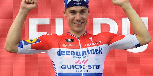 Jakobsen vince la 4ª tappa della Vuelta: Taaramae resta leader