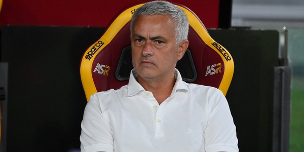 Mourinho storico: 1000 partite da allenatore. A Roma gli chiedono lo scudetto