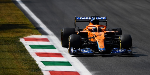 F1: Daniel Ricciardo trionfa a Monza, Leclerc quarto. Fuori Hamilton e Verstappen
