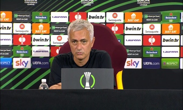 Mourinho: "Siamo in costruzione, manteniamo alto il livello"