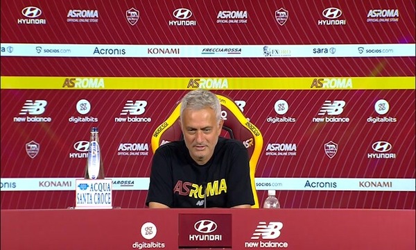 Mourinho: "Non parlo di mercato"