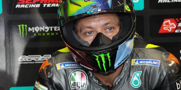 MotoGp, Rossi su Oncu: "Giusta la punizione. Gara trasformata in roulette russa"