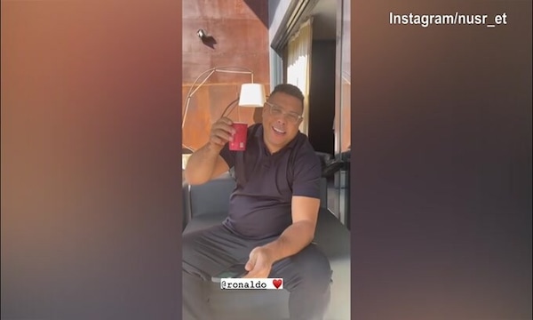 Ronaldo imita Salt Bae: "Cappuccino"