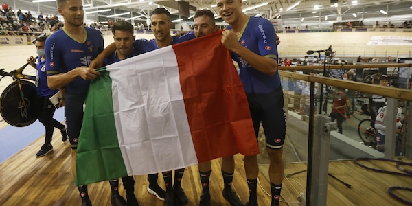 Mondiali, Ganna trascina l'Italia: oro nell'inseguimento a squadre