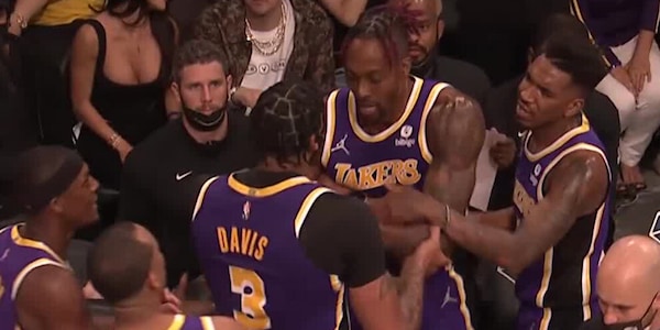 Nba, bufera Lakers: rissa in campo tra Howard e Davis!