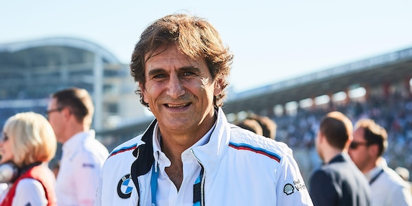 Alex Zanardi compie 55 anni, gli auguri di Pancalli