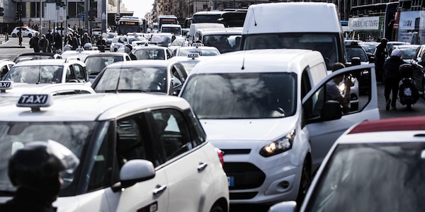 Roma, allarme città in tilt per il weekend del 21 novembre: chiusure e deviazioni per cortei e Lazio-Juve