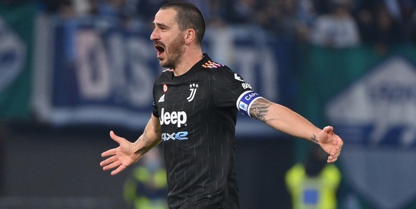 Lazio-Juve 0-2: Bonucci, doppietta di rigore e Sarri ko