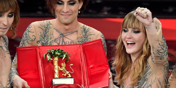 Dramma per Victoria dei Maneskin: “Ha visto morire la madre”