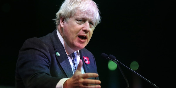 Casi di variante Omicron collegati: Johnson adotta nuove misure per il Regno Unito