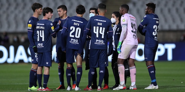 Covid, Belenenses decimato: col Benfica in campo con 7 giocatori