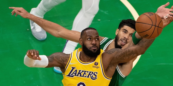 Nba, ai Lakers non basta Lebron: Phoenix si impone 108-90