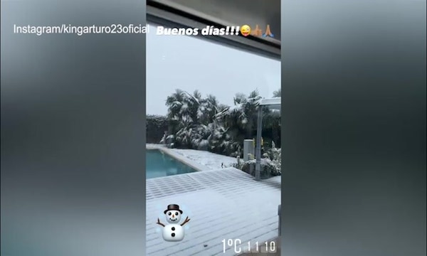 La neve non ferma Vidal: eccolo in giro con la sua Panda