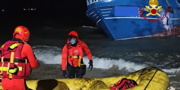 Maltempo: due pescherecci naufragano sulle coste della Sardegna