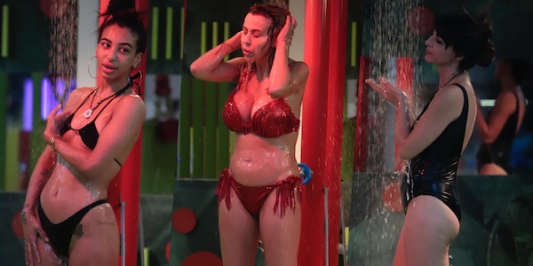 GF Vip, la doccia si infiamma con i sexy balletti delle vippone