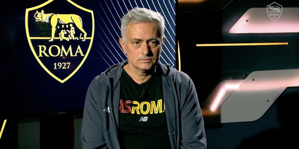 Mourinho, videomessaggio social ai tifosi della Roma