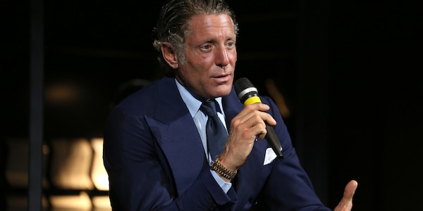 Lapo Elkann non vive più in Italia: "Ho scelto un posto che mi rende felice"