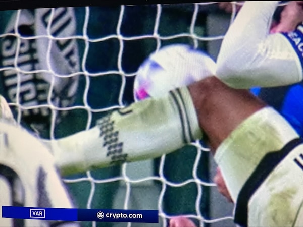 Il gol di Danilo annullato dal Var in Juve-Inter: è bufera sui social