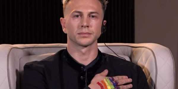 Bernardeschi, emozione e arcobaleno sulla pelle in tv: "I diritti civili vengono calpestati"