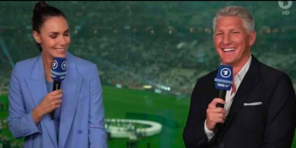 L'imbarazzante momento di Schweinsteiger in diretta con la conduttrice tv: "Hai una moglie..."
