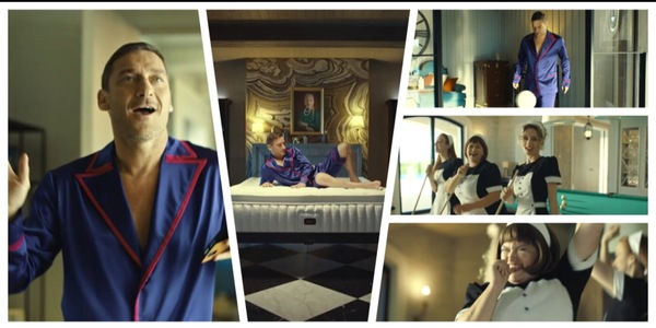 Totti star di Tik Tok. Il merito? E' di un materasso...