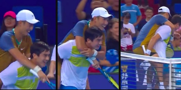 "Mai visto un finale così": la partita di tennis termina in un modo inaspettato