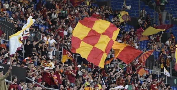 Inni Roma, all'Olimpico c'è una nuova canzone di Marco Conidi: il retroscena