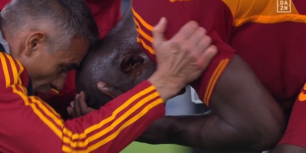 Lukaku scoppia a piangere dopo Roma-Lecce: l'immagine scatena i tifosi