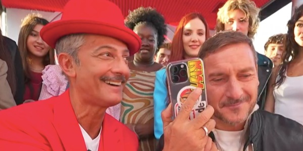 Leclerc a Lourdes, la battuta di Totti da Fiorello: "Neanche lo fanno entrare”
